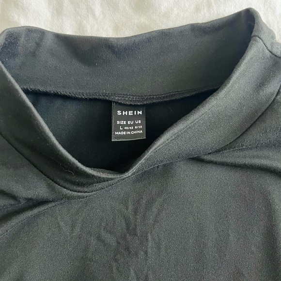 Paded Basic Muscle Top - Picture 1 of 5